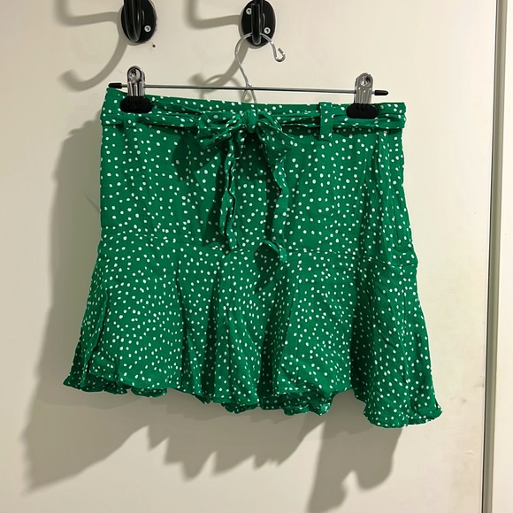 Zara Green Polkadot Skort in small - Picture 3 of 3